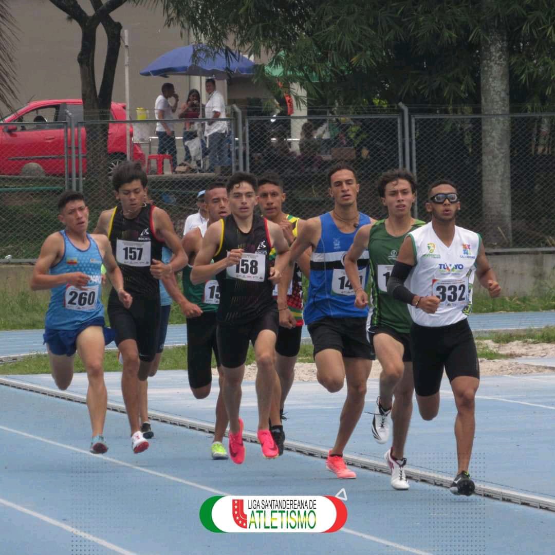 EL “SALVAVIDAS” ADRIÁN MENDOZA SE ALZÓ CON EL ORO EN CAMPEONATO NACIONAL