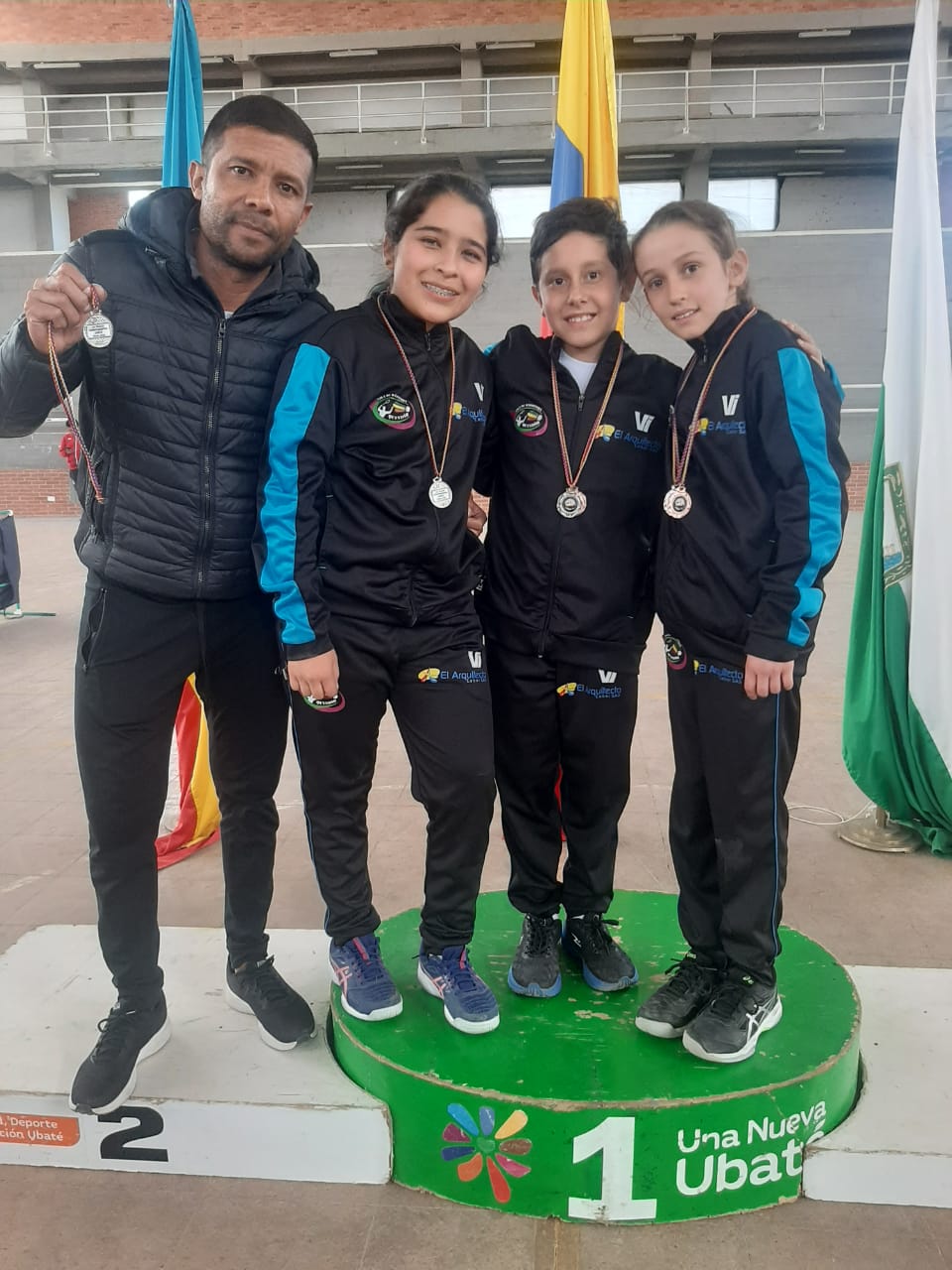 CUATRO MEDALLAS PARA EL QUINDÍO EN VÁLIDA NACIONAL DE BÁDMINTON