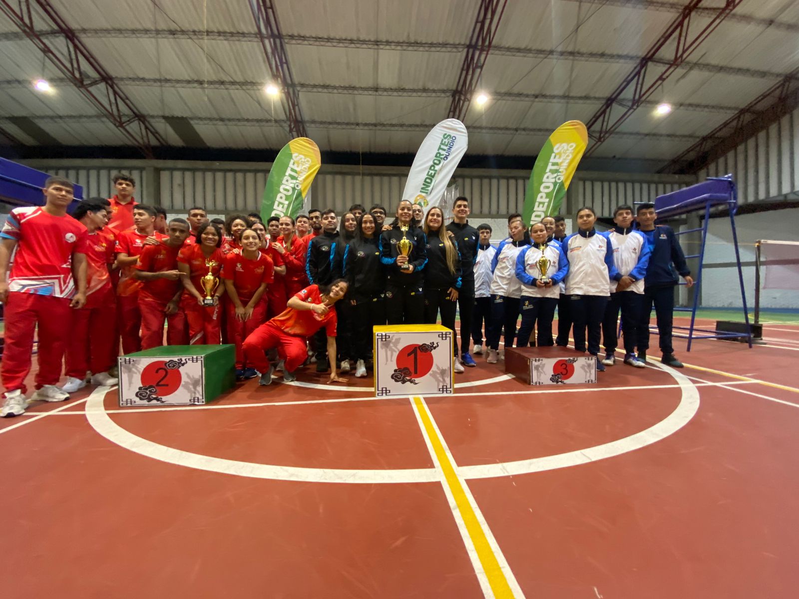 SELECCIÓN DE BÁDMINTON DEL QUINDÍO CERRÓ SU PARTICIPACIÓN EN VÁLIDA NACIONAL CON UNA NUEVA PRESEA DORADA
