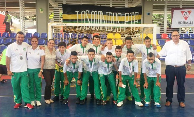 BALONMANO MASCULINO SE QUEDÓ CON LA PLATA
