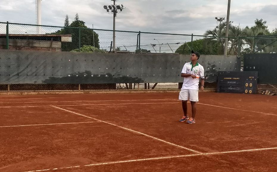 VICTORIAS QUINDIANAS EN TENIS DE CAMPO