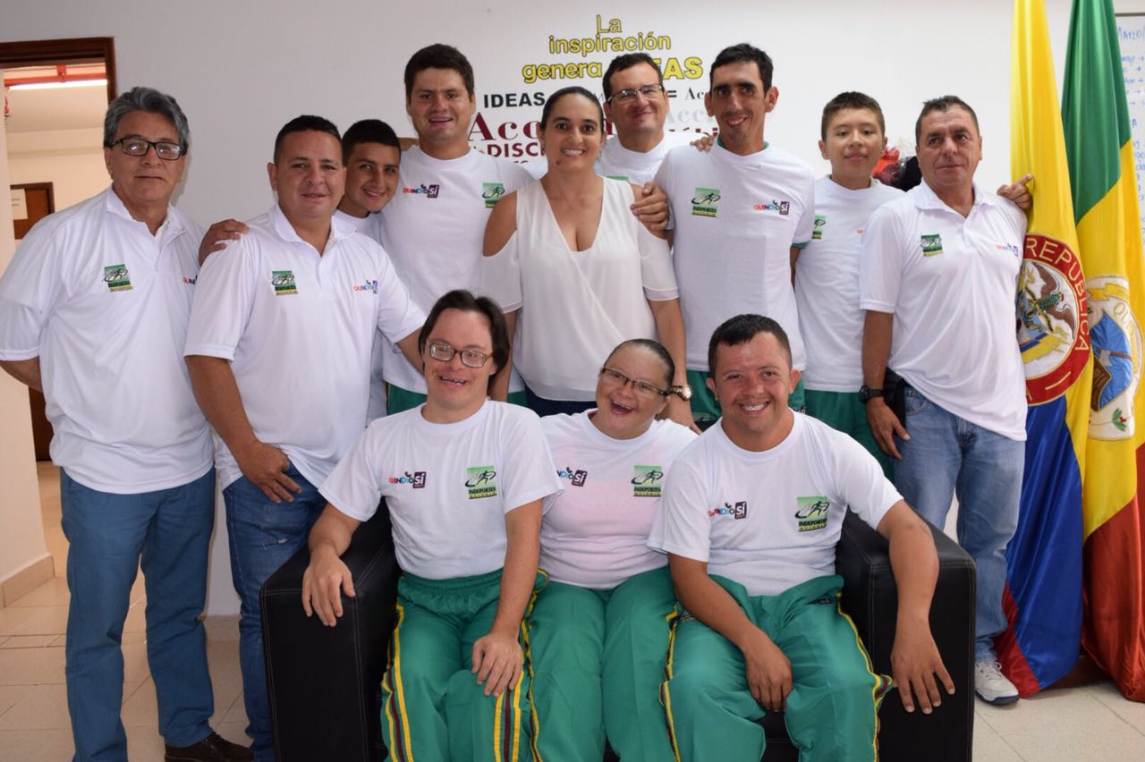 INDEPORTES ENTREGÓ IMPLEMENTACIÓN A SELECCIÓN QUINDÍO DE NATACIÓN PARALÍMPICA