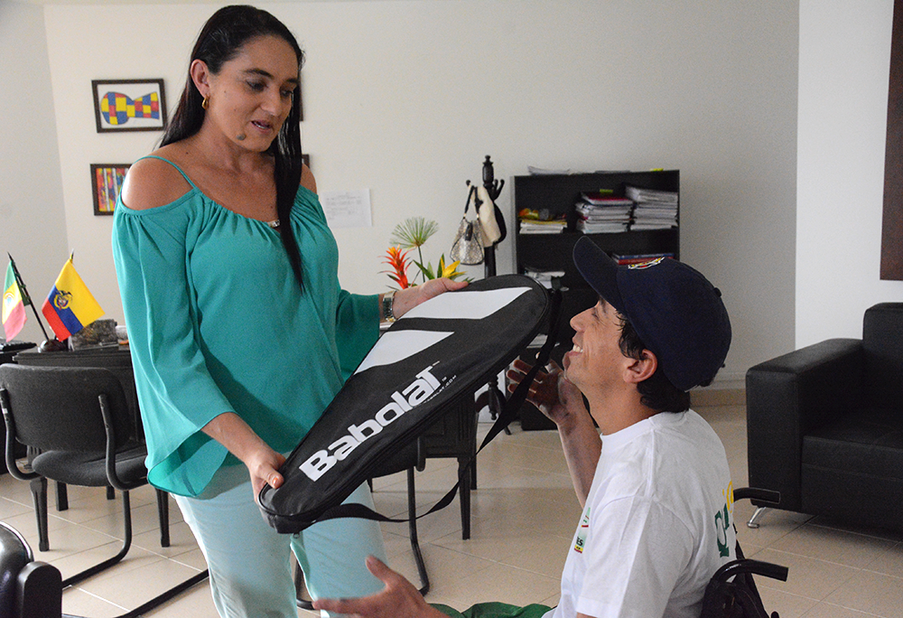 CON EL APOYO DE LA GOBERNACIÓN DEL QUINDÍO, EL SEGUNDO MEJOR TENISTA EN SILLA DE RUEDAS DEL PAÍS AVANZA EN SU SUE?O DE SER EL NÚMERO UNO DEL MUNDO