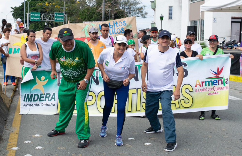 ARMENIOS DISFRUTARON DE LA PRIMERA CARRERA 5K POR LA VIDA