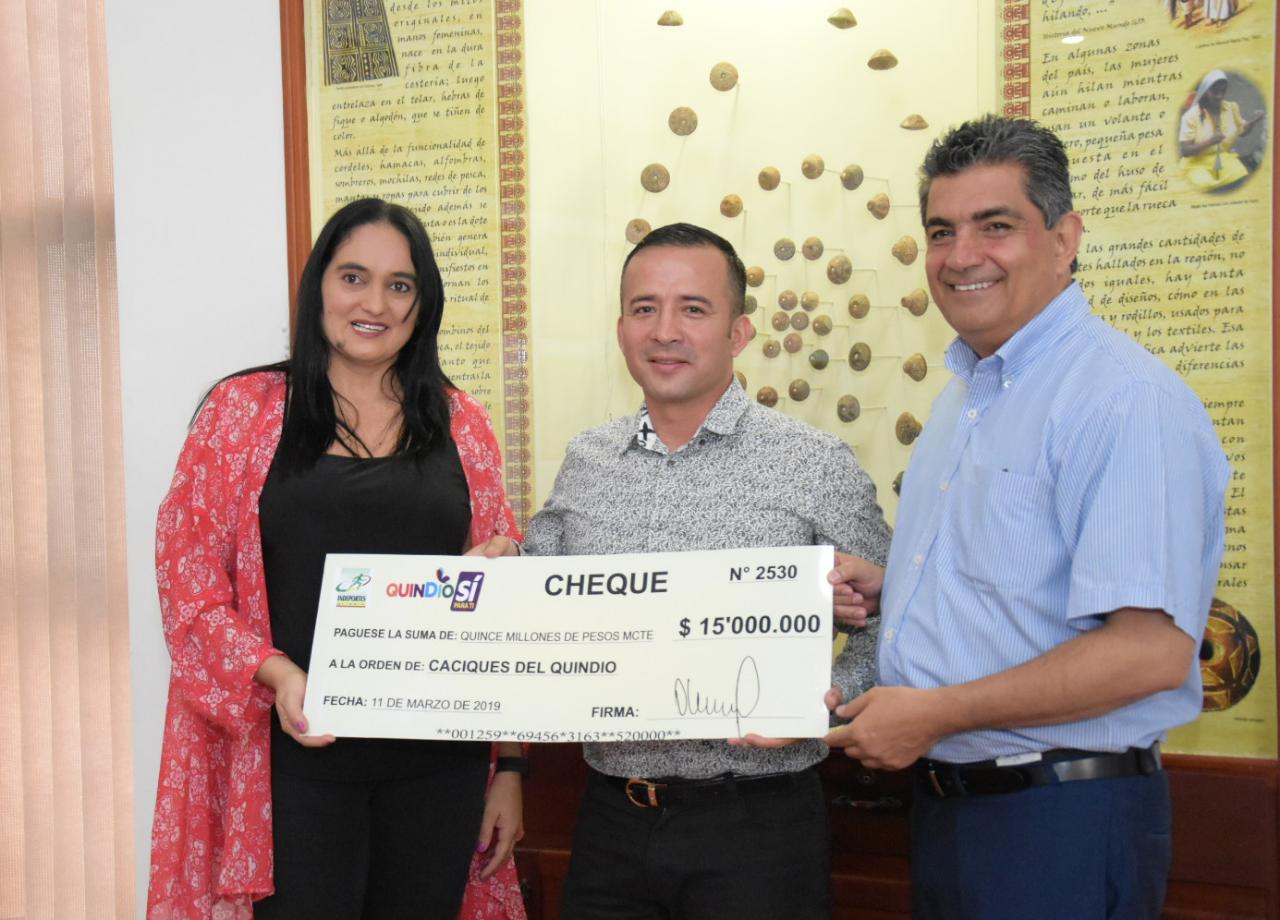GOBERNADOR DEL QUINDÍO RATIFICÓ SU APOYO AL EQUIPO CACIQUES Y LE RINDIÓ MERECIDO HOMENAJE