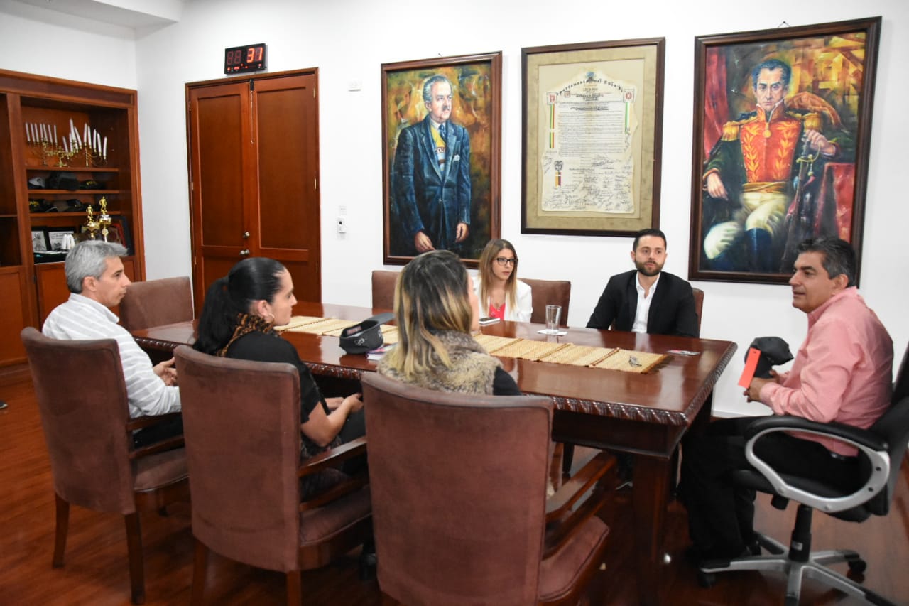 EL GOBERNADOR DEL QUINDÍO Y RIGOBERTO URÁN YA PEDALEAN JUNTOS PARA EL GIRO DE RIGO EDICIÓN DE LOS CAFETALES