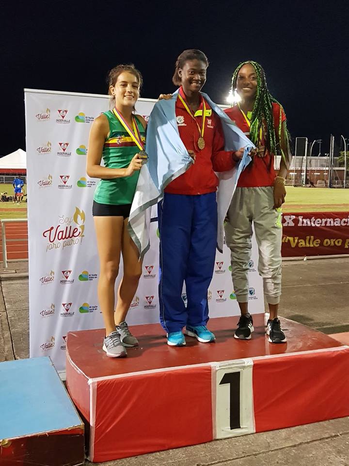 MEDALLA DE PLATA EN GRAND PRIX INTERNACIONAL DE ATLETISMO
