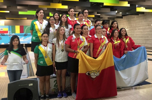 GOBIERNO DEPARTAMENTAL FELICITA A BOLICHEROS Y TENISTAS QUINDIANOS POR MEDALLAS OBTENIDAS EN TORNEOS NACIONALES