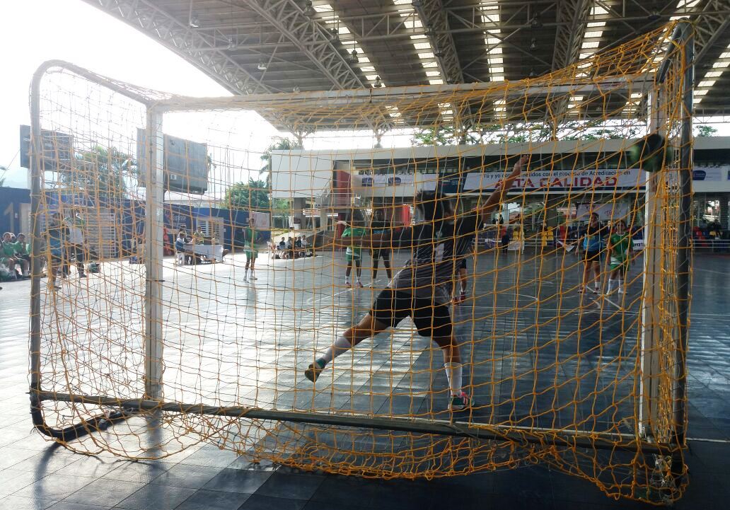 BALONMANO QUINDIANO, CONTUNDENTE EN LOS SUPÉRATE