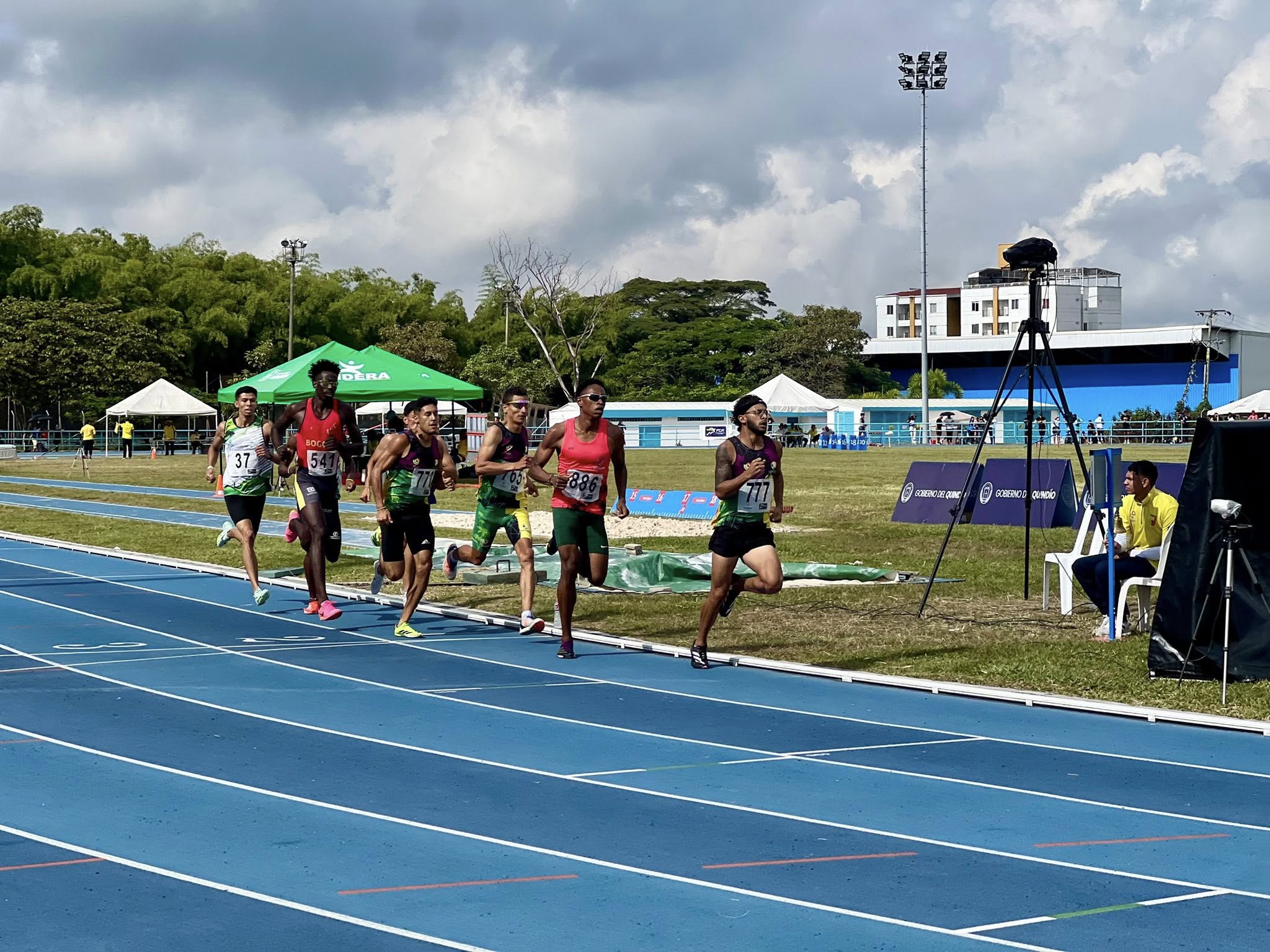 UN PODIO TOTALMENTE QUINDIANO Y 5 MEDALLAS EN TOTAL, EL BUEN BALANCE QUE DEJÓ EL CAMPEONATO NACIONAL PARA LA LIGA DE ATLETISMO