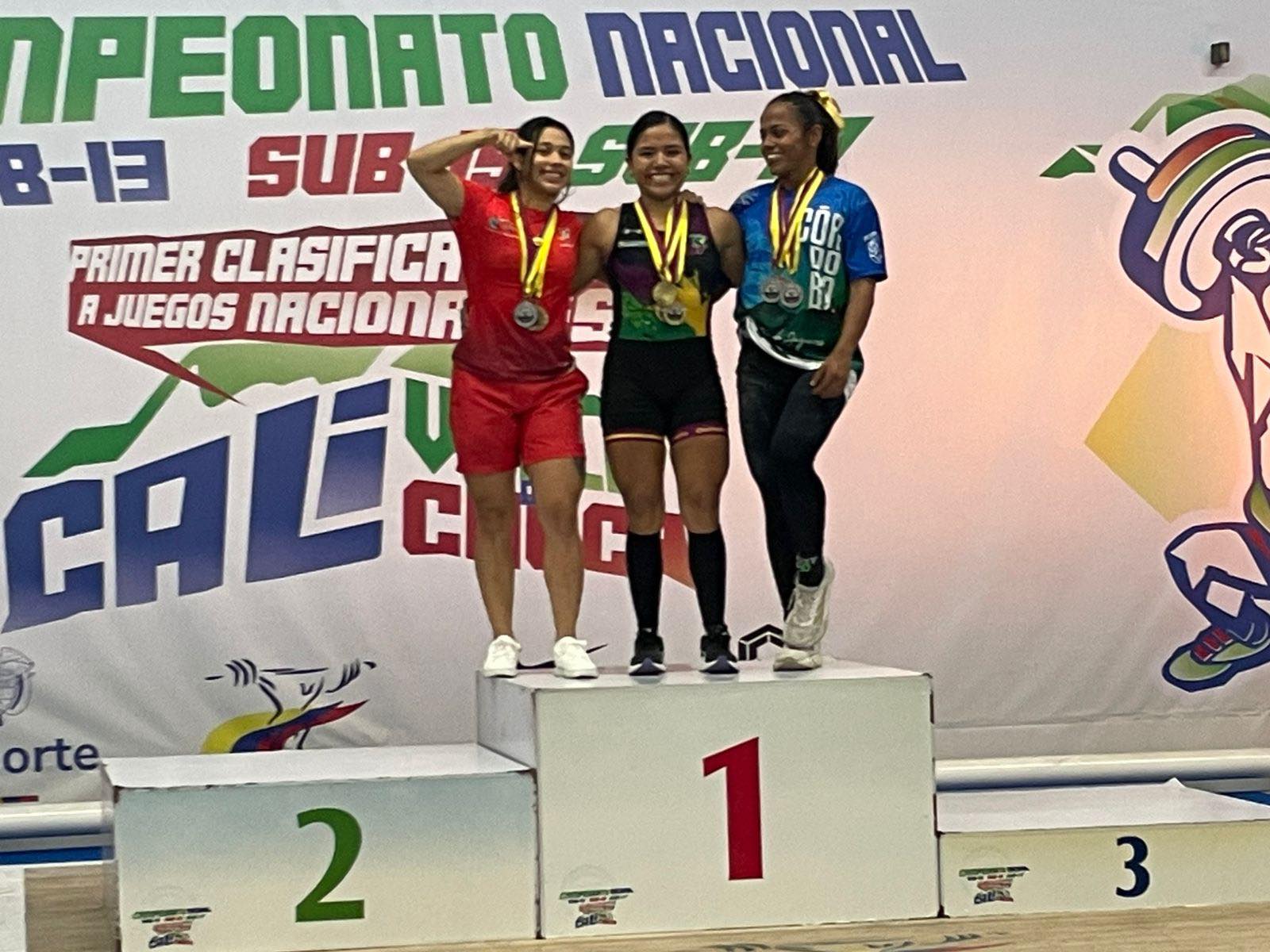 JULIETH JIMÉNEZ PALECHOR ES CAMPEONA Y SIGUE DEJANDO MUY EN ALTO A LAS PESAS DEL QUINDÍO
